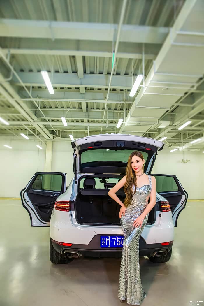 香车美女保时捷macan泰州宝恒汇汽车玩乐部