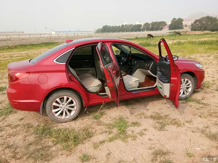 清晨开着小宝出去压马路!