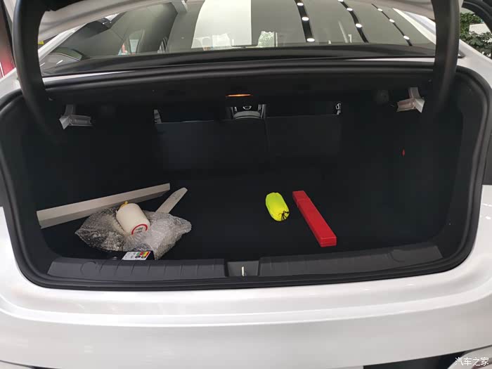 后排能放到,后备箱空间没的说