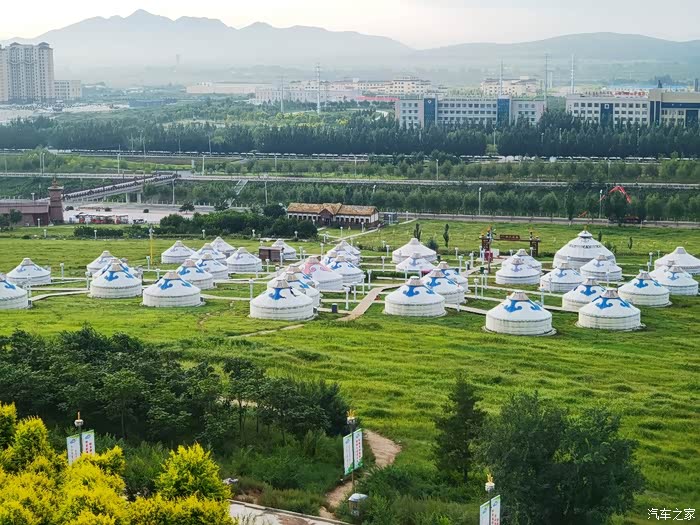 游览阿鲁科尔沁旗汗廷蒙古风情园