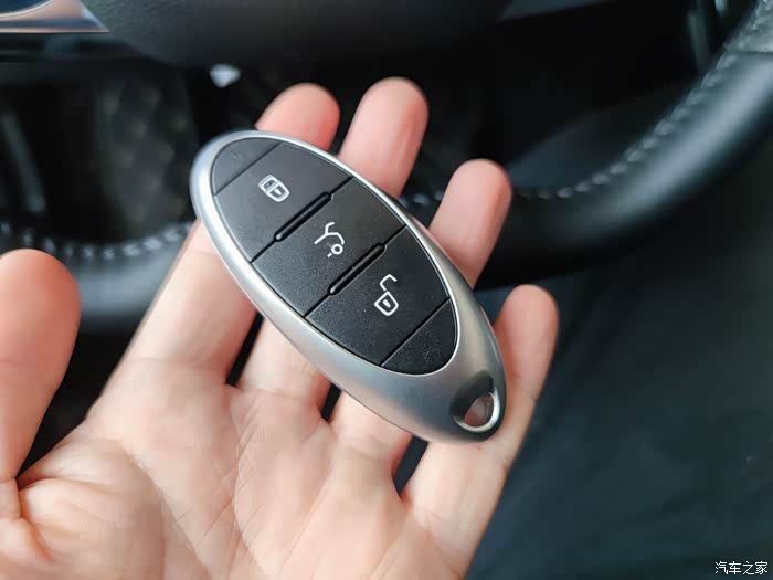 好车奔腾造 宽敞又有料#给奔腾b70点一个赞