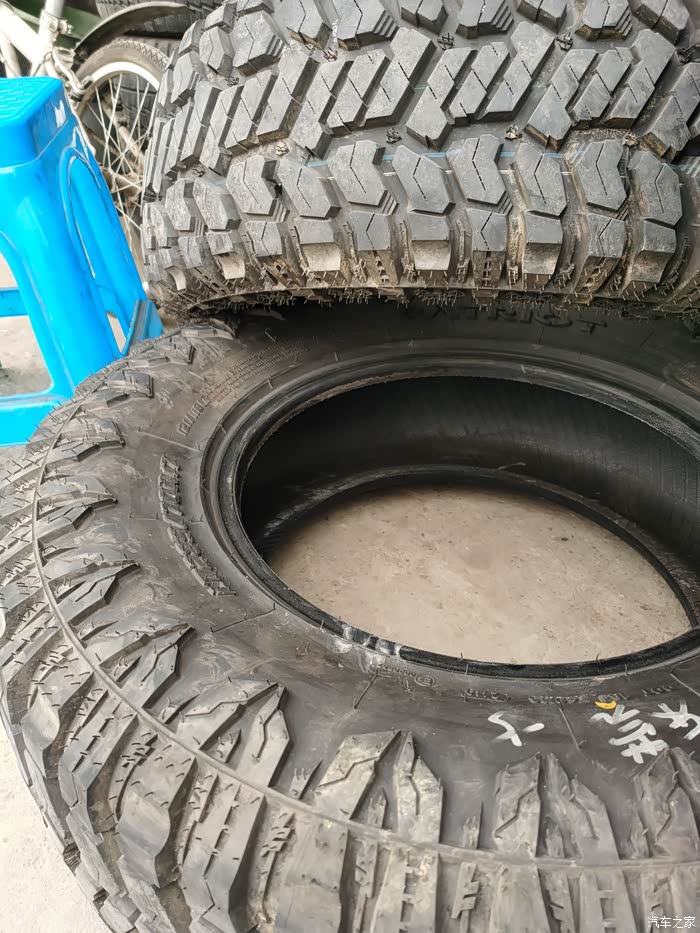 出准新2857017鑫龙爪轮胎