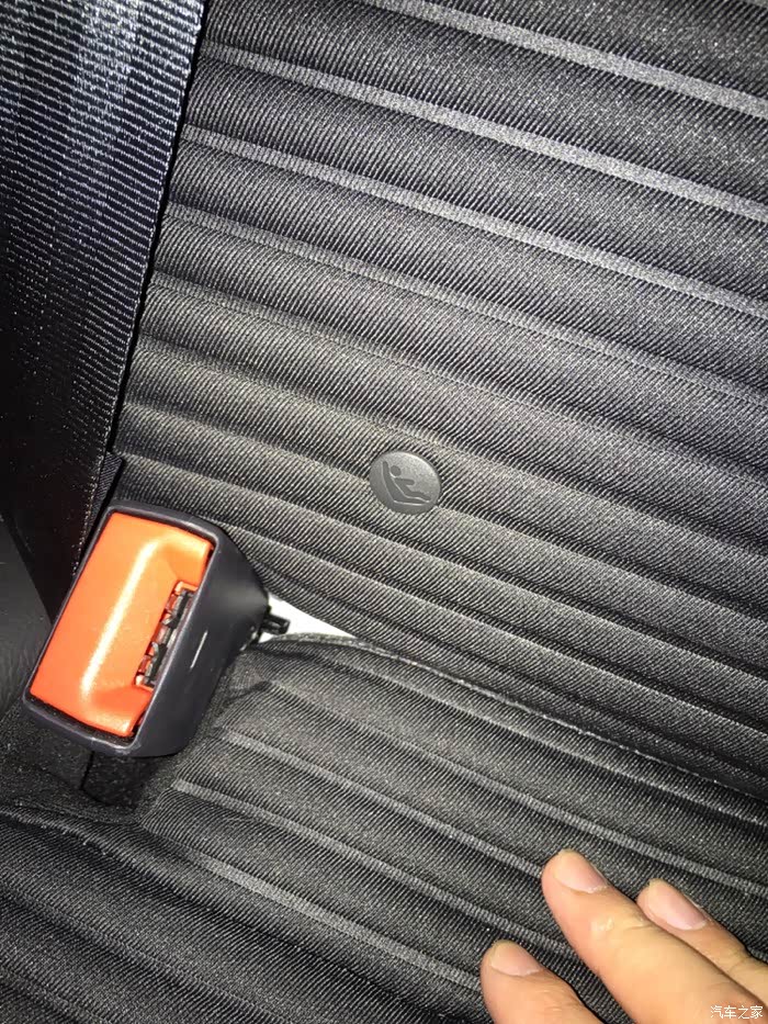 儿童安全座椅2015福克斯两厢到底是哪一种接口