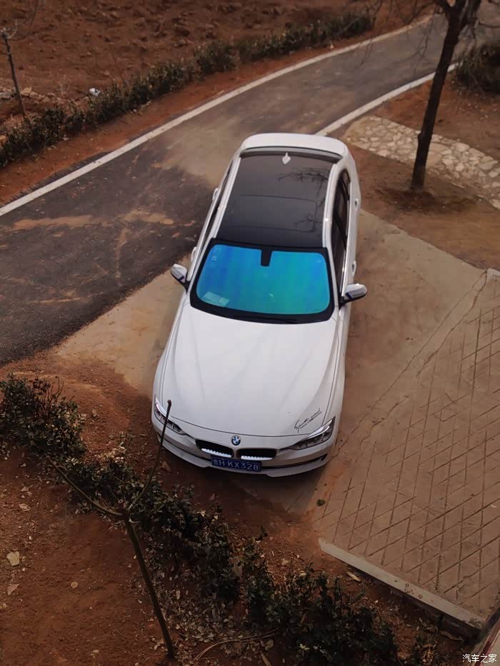 宝马三车顶贴黑好看吗