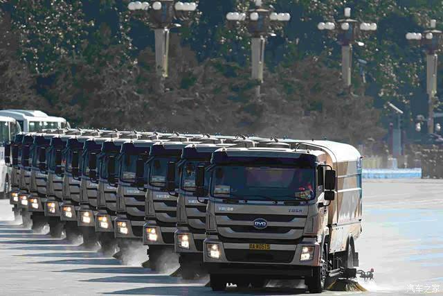 洒水车第次亮相就是在2015年9月庆祝抗日战争胜利70周年阅兵式提供