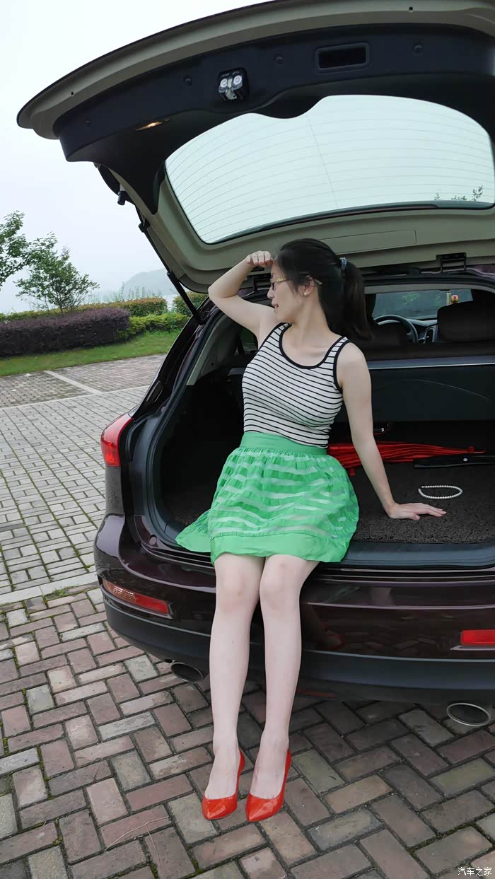 素颜良家少妇那一抹东钱湖的绿那一道暮红色的小紫英