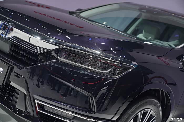 蓝外白内的新皓影爱了爱了