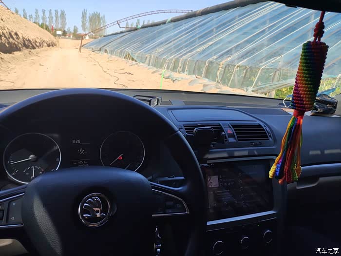 呵呵……其实我觉得能和老婆一起出去溜溜,走走,散散心,挺好的,从结婚