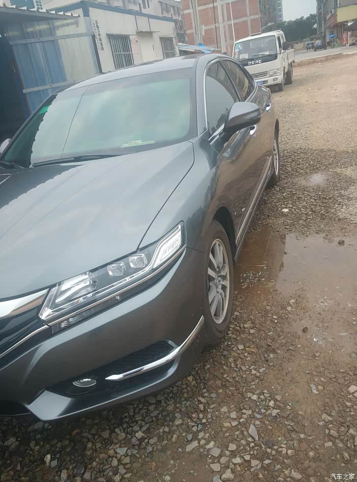 有钛金银颜色的si车主吗发点图片小弟正在考虑这个颜色