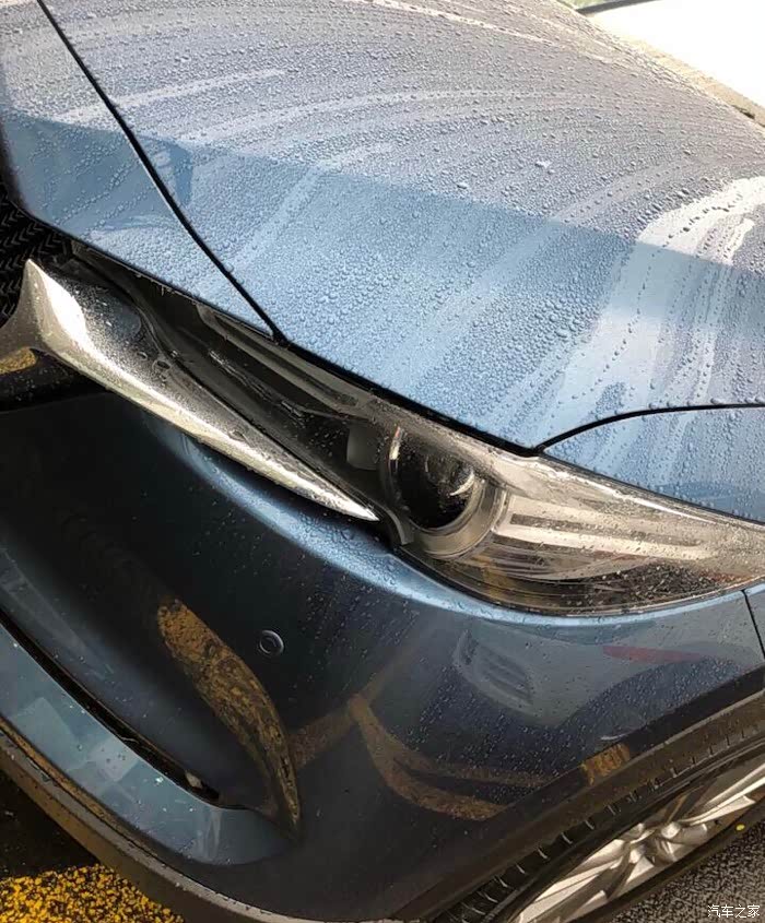 开眼角大灯,日本斯坦雷的原装进口led灯,马自达这方面还是比较成本的