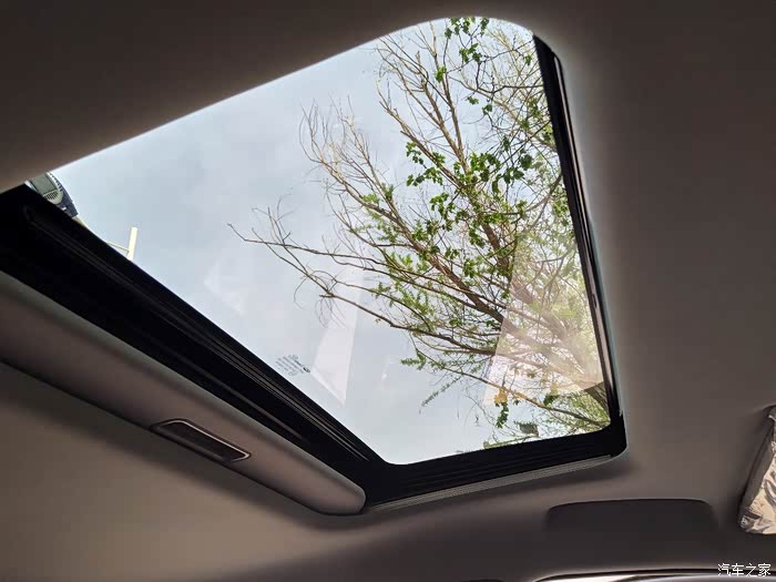 虽然款普通天窗但通透