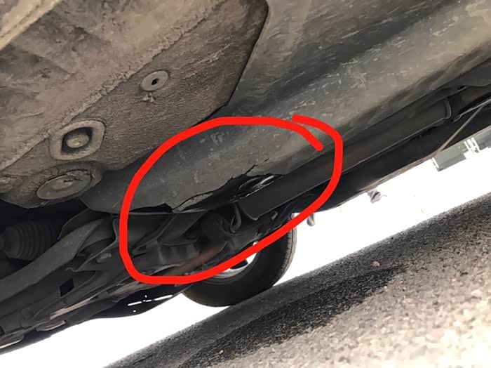 【图】车底漏水,请教_晶锐论坛_汽车之家论坛