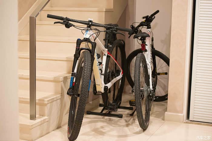 入手闪电stumpjumper拍点照片冒个泡