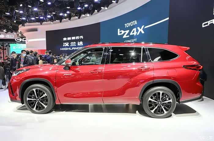 2021上海国际车展上,一汽丰田皇冠再次"重生"