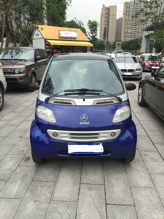 几天前拍到,应该是第一代smart吧!