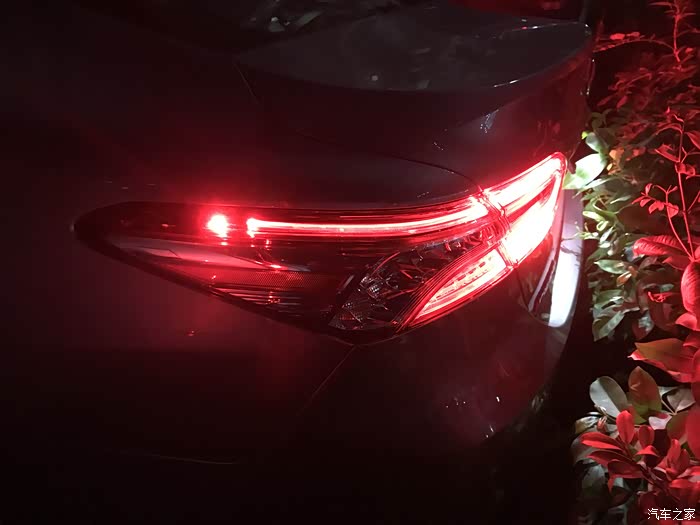最近21款凯美瑞尾灯是不是改了