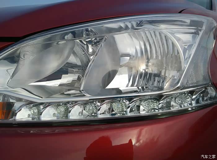 led示宽灯,开始还以为是日行灯,不大亮,可以单独开关,可以冒充下,呵呵