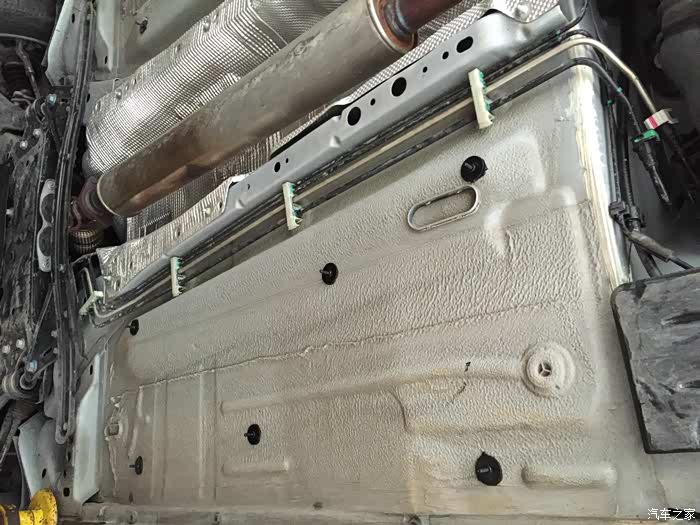 15t精英福装肚兜底盘扰流板更新作业