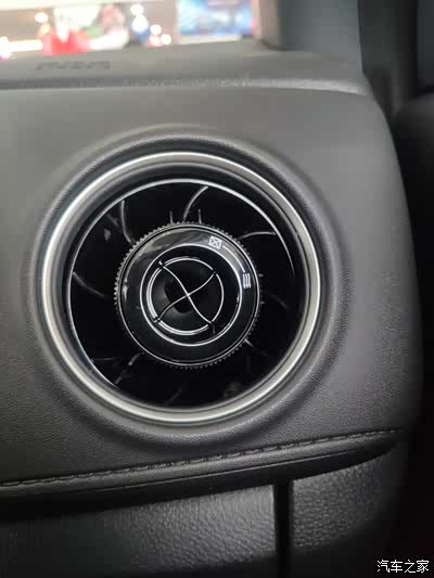 圆型的出风口,还挺有意思的.