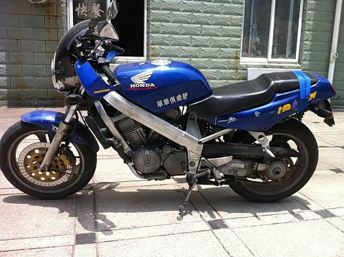 本田经典大蚂蚁650