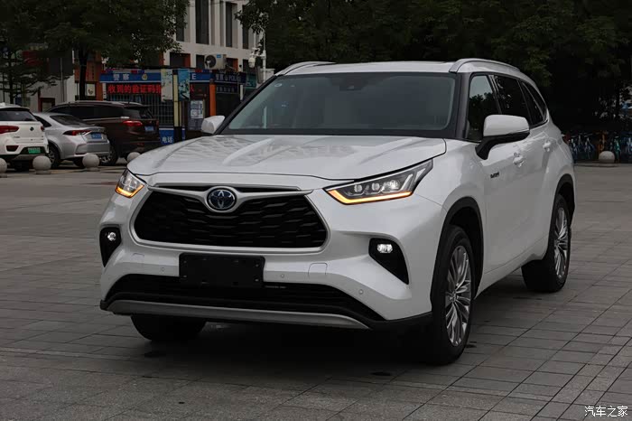 全新第四代汉兰达达提车作业尊贵版白外米内图文并茂