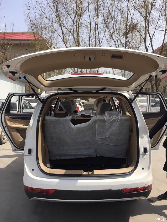 陪朋友提2017款宝骏730尊享型