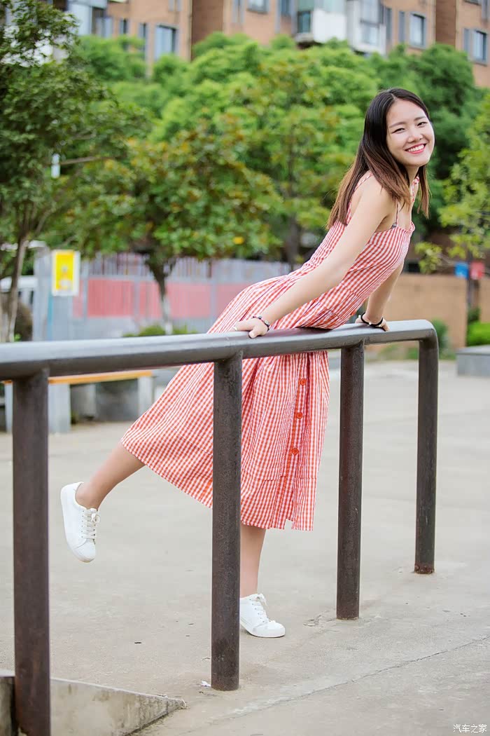 花季妹妹青春洋溢,风光580伴她开启美妙的大学时代