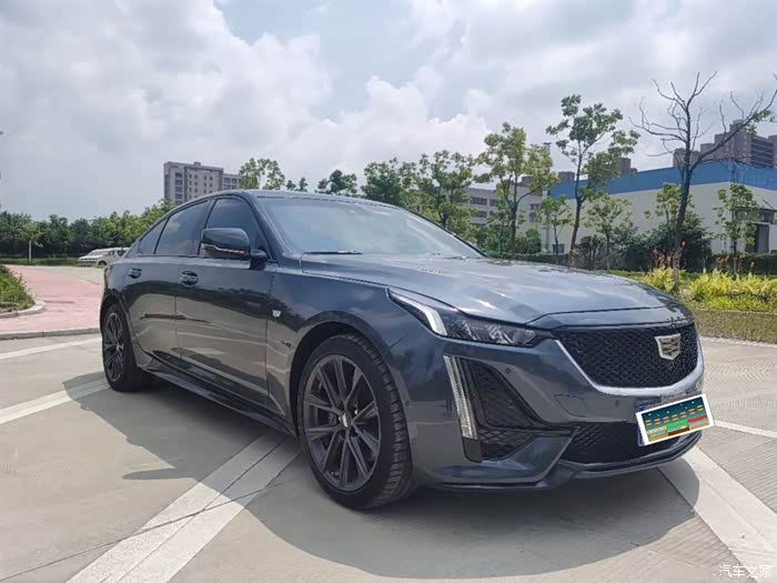 不一样的战斗灰,白金运动版的ct5是我作为婚车的首选.