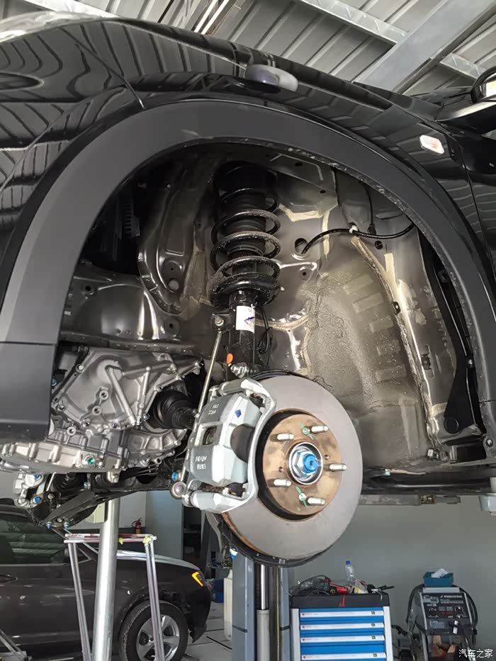 xrv底盘防锈作业