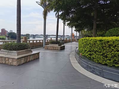 驾cs75游览佛山澜石滨河公园