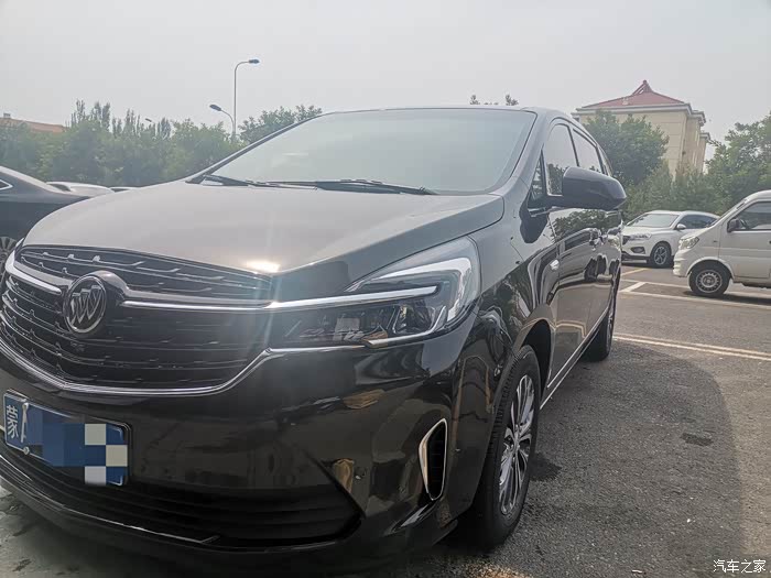 别克gl8牛津棕652t家庭用车之选小改怡情大改伤身