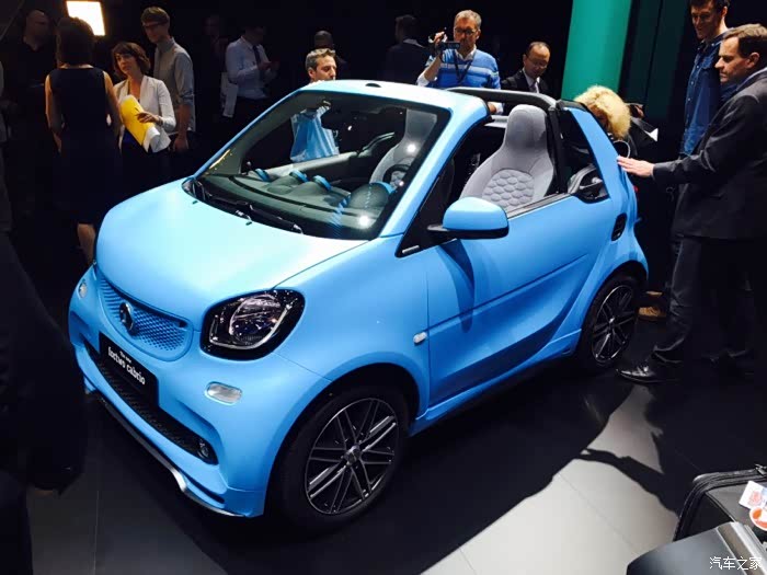 the new smart fortwo cabrio(全新一代smart fortw软顶敞篷版)