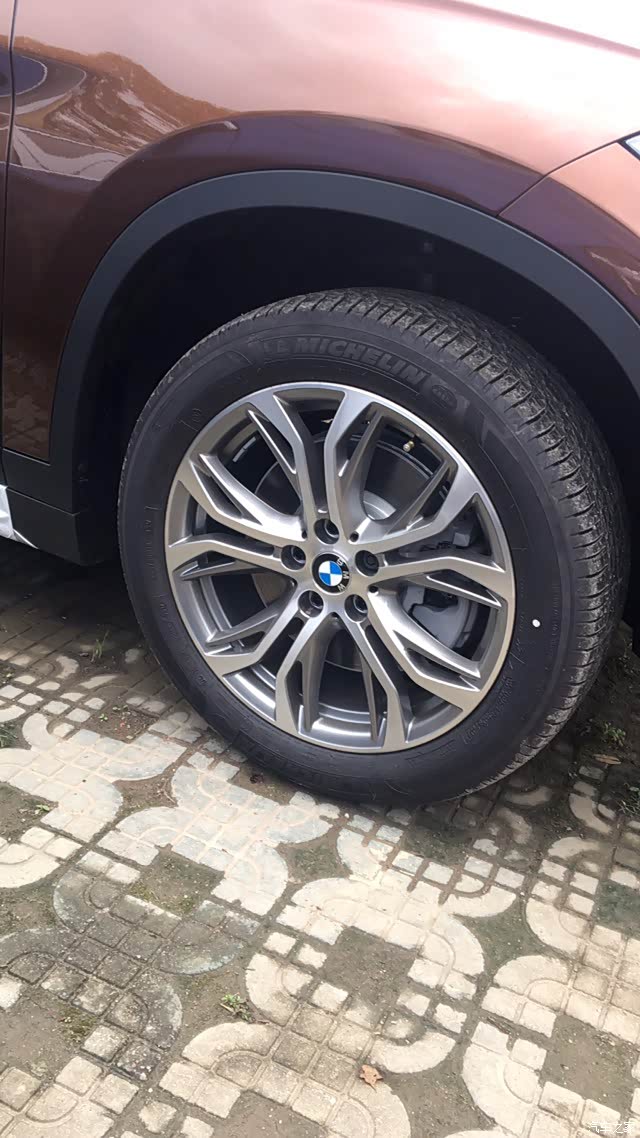 问问大家x1s20豪华版的轮毂到底是什么样的谢谢