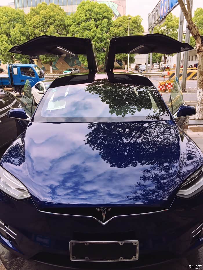 上海闵行model x新车两千公里全车透明保护膜隐形车衣作业