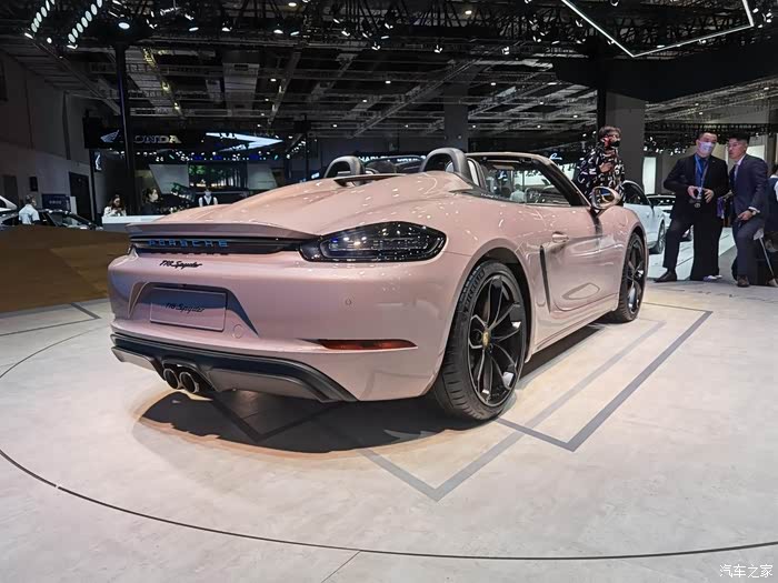 扫黑风暴中的车之保时捷718