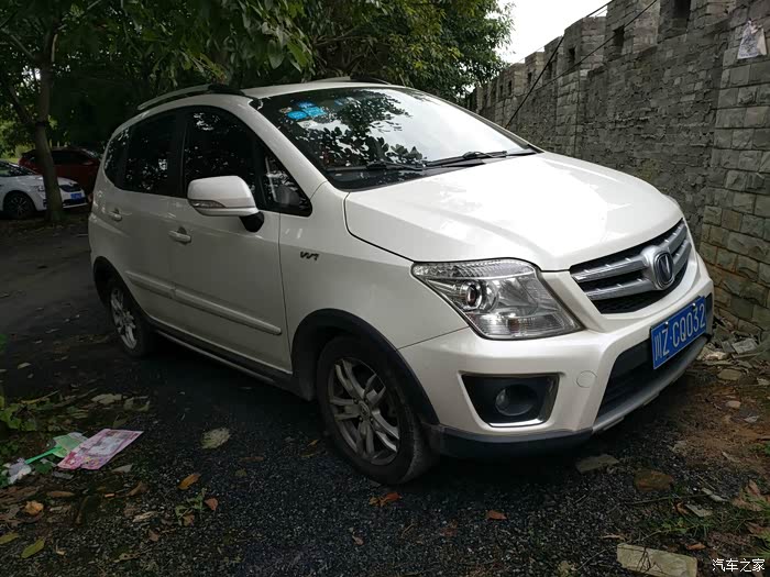 四川长安家族14款白色长安cx20写真记