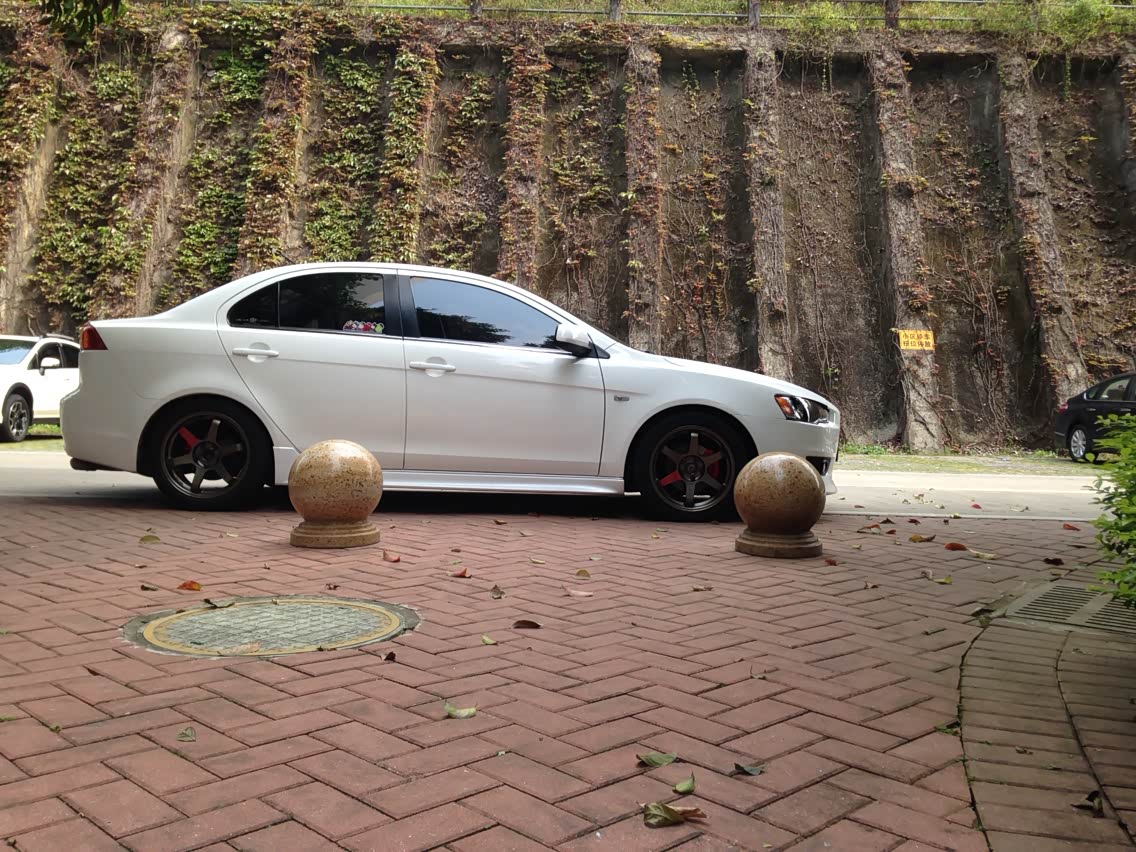 翼神用什么轮毂好看啊:带上你们的图片!我准备换轮毂了