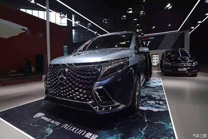 2021上海车展奔驰大白鲨傲旋商务车