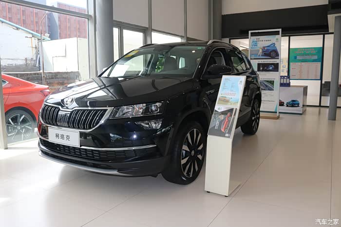 黑色柯珞克如黑武士般帅气十足