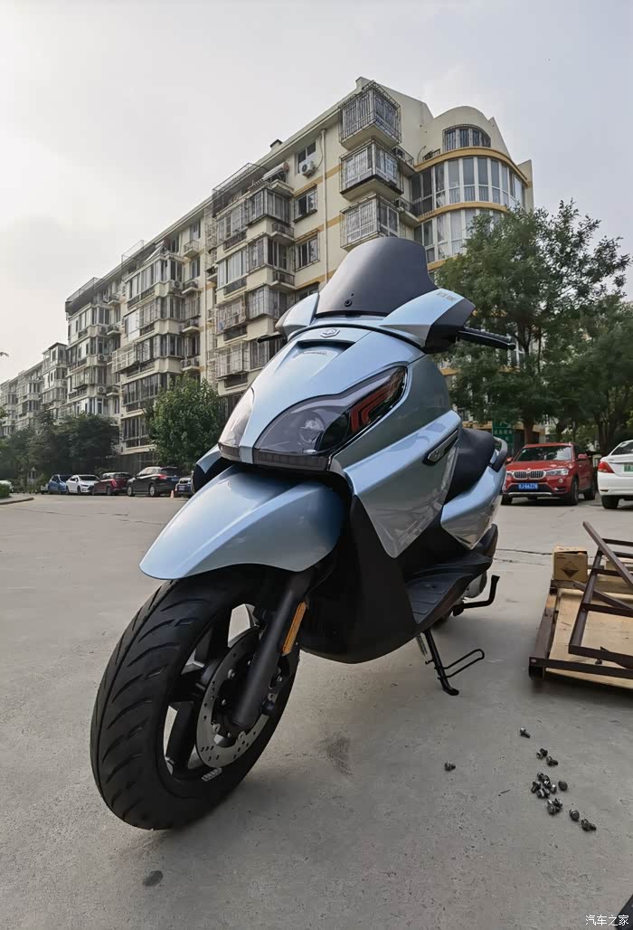 提车留念比亚乔x7雾蓝色第三次开启乔式车生活