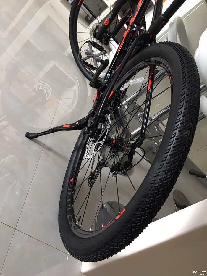 xtc800黑红18款已到