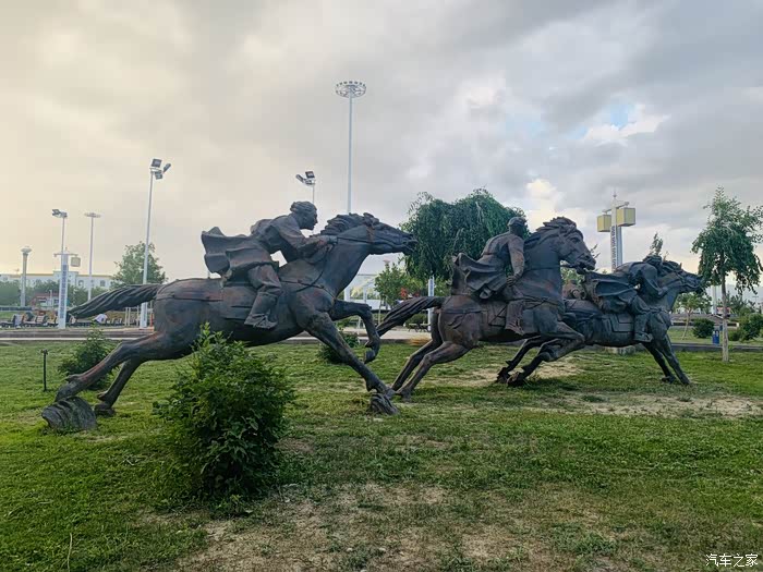 坦克300江格尔广场