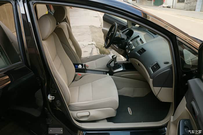 抵挡不住的黑丝诱惑~~秒提八代思域