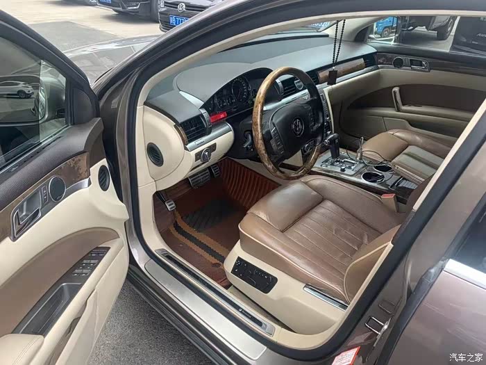 11年36四座顶配辉腾出