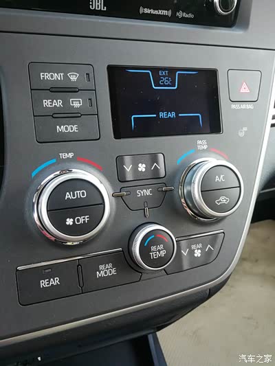 终于提到了心仪的mpv车————丰田塞纳