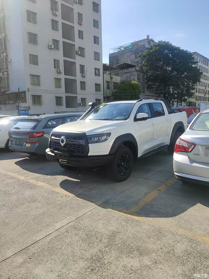 准备提长城炮白色越野版,车已到4s店