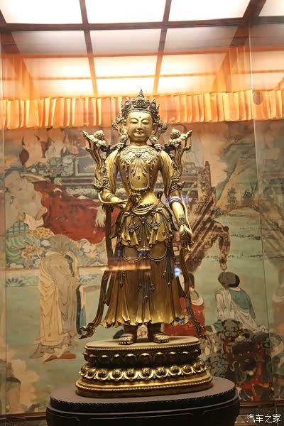 青海博物馆镇馆之宝铜鎏金观音造像           主要活动:1,塔尔寺