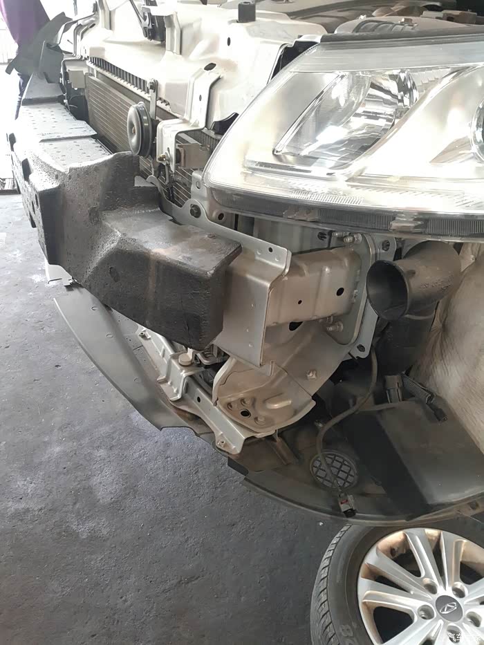 比亚迪的前防撞梁不会也是这样