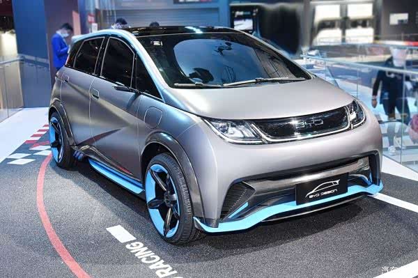 比亚迪新车,外观时尚科幻,最新字母车标,是小姐姐的菜_lumma clr rs