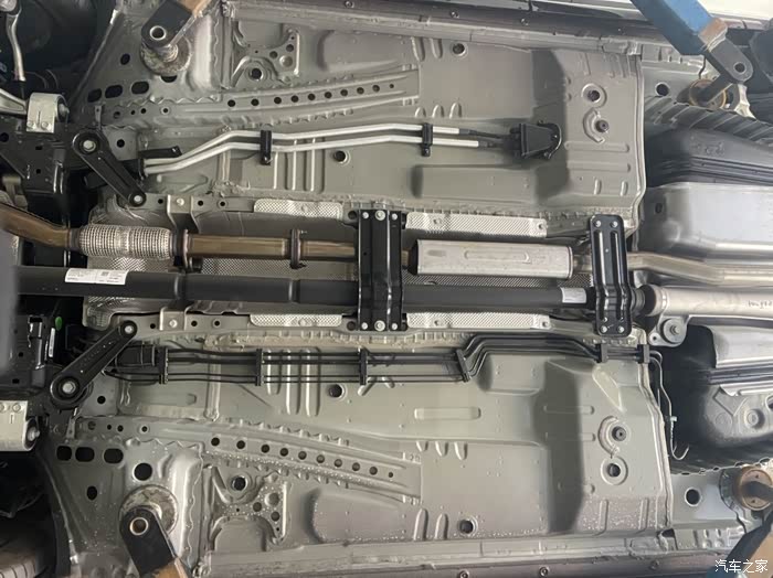 脱困性能不错的昂科威plus底盘为何没有护板